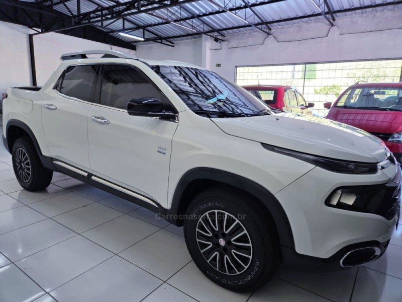 TORO 2.0 16V TURBO DIESEL VOLCANO AT9 4X4 AUTOMÁTICO - 2017 - CAMPO BOM