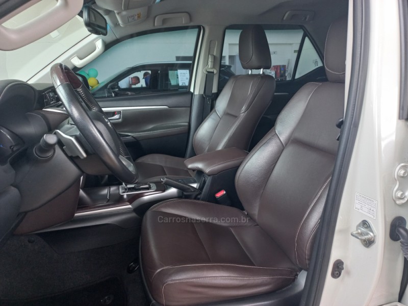 HILUX SW4 2.8 SRX 4X4 7 LUGARES 16V TURBO INTERCOOLER DIESEL 4P AUTOMÁTICO - 2020 - TAQUARA