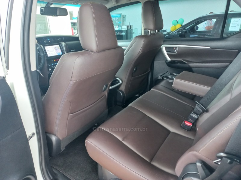 HILUX SW4 2.8 SRX 4X4 7 LUGARES 16V TURBO INTERCOOLER DIESEL 4P AUTOMÁTICO - 2020 - TAQUARA