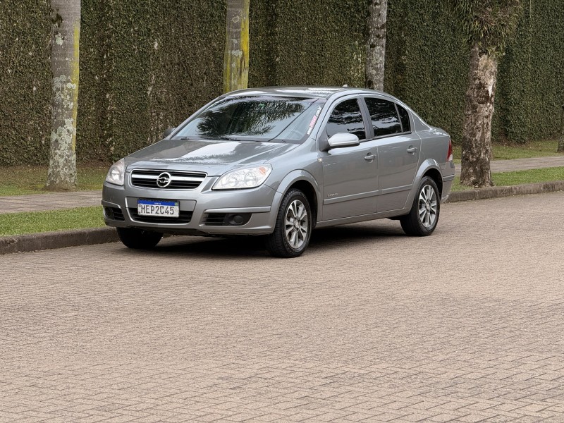 VECTRA 2.0 MPFI ELEGANCE 8V 140CV FLEX 4P MANUAL