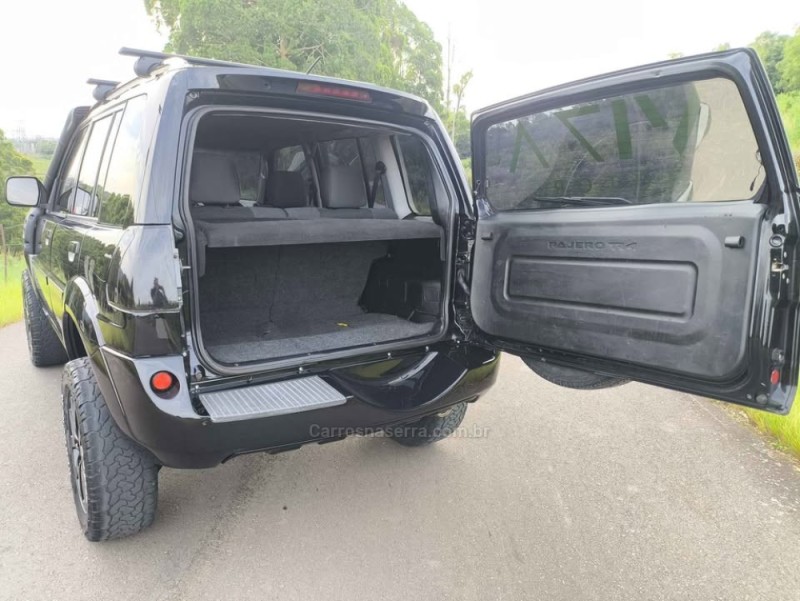 PAJERO TR4 2.0 4X4 16V 140CV FLEX 4P MANUAL - 2010 - CAXIAS DO SUL