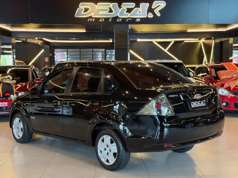 FIESTA 1.6 MPI SEDAN 8V FLEX 4P MANUAL - 2011 - NOVO HAMBURGO