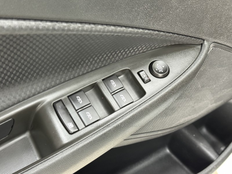 ONIX 1.0 LT 12V TURBO FLEX 4P MANUAL - 2023 - SANTA CRUZ DO SUL