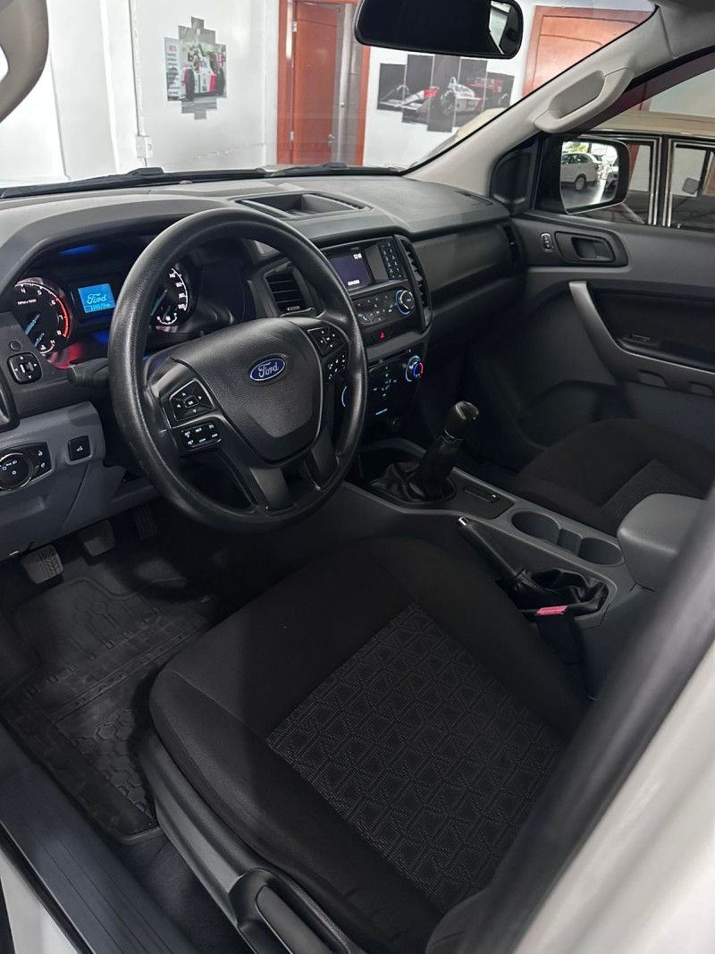 RANGER 2.5 XLS 4X2 CD 16V FLEX 4P MANUAL - 2017 - FARROUPILHA