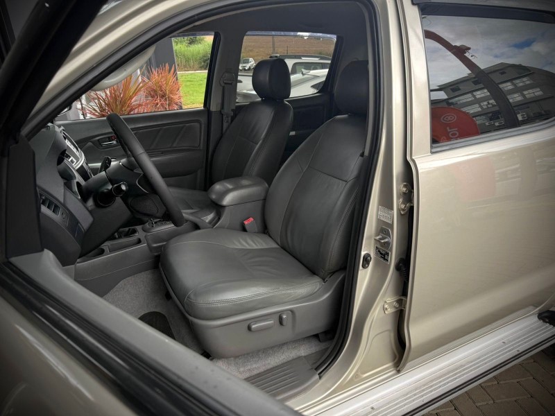 HILUX 3.0 SRV 4X4 CD 16V TURBO INTERCOOLER DIESEL 4P AUTOMÁTICO - 2014 - LAJEADO