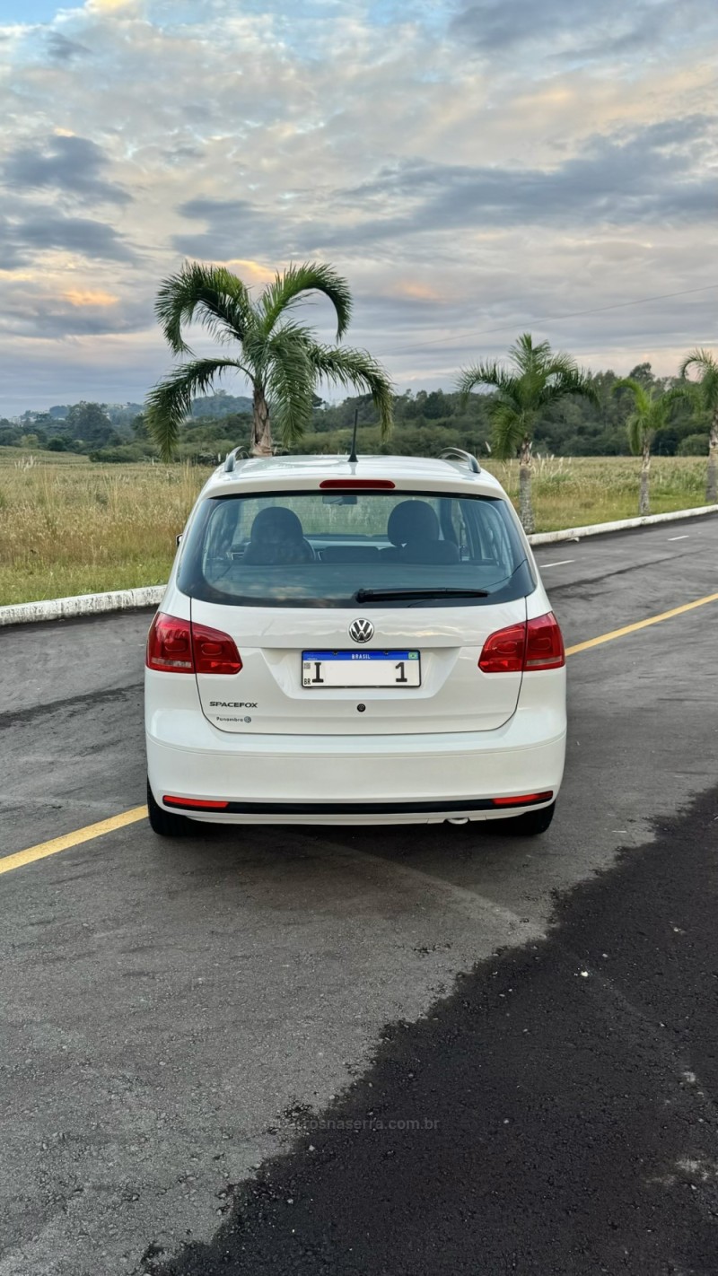 SPACEFOX 1.6 MI TREND 8V FLEX 4P MANUAL - 2013 - CARLOS BARBOSA