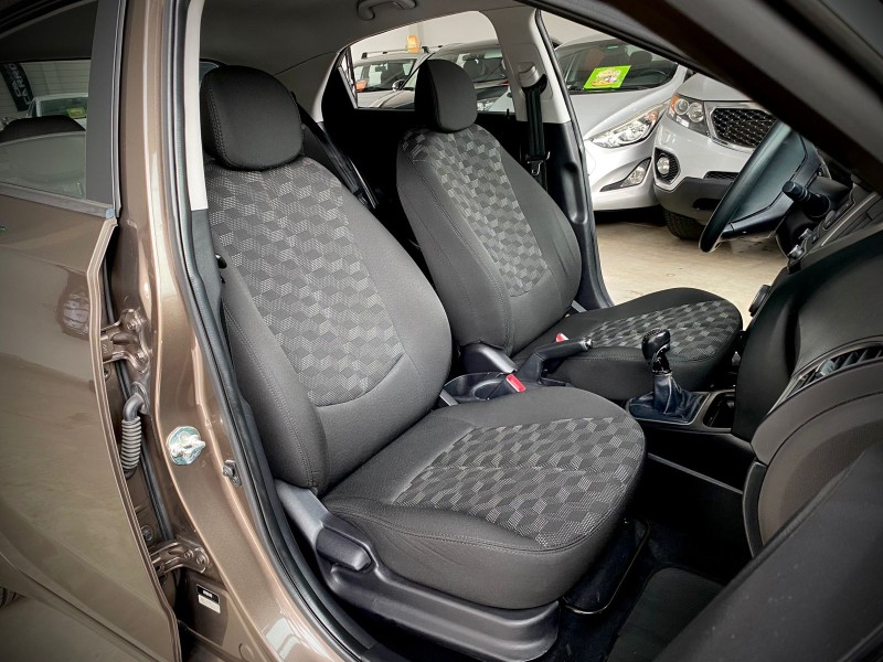 HB20 1.6 COMFORT STYLE 16V FLEX 4P MANUAL - 2017 - LAJEADO