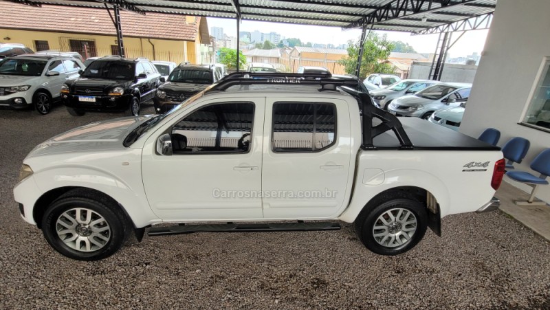 FRONTIER 2.5 SL 4X4 CD TURBO ELETRONIC DIESEL 4P AUTOMÁTICO - 2014 - CAXIAS DO SUL
