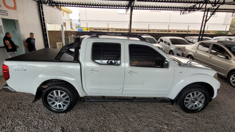 FRONTIER 2.5 SL 4X4 CD TURBO ELETRONIC DIESEL 4P AUTOMÁTICO - 2014 - CAXIAS DO SUL