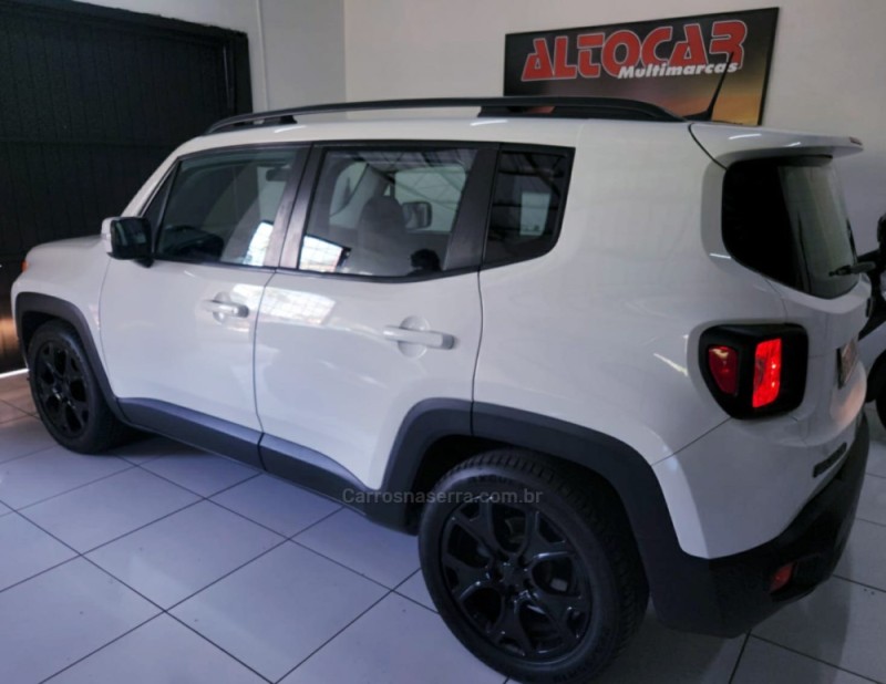 RENEGADE 1.8 16V NIGHT EAGLE 4X2 FLEX 4P AUTOMÁTICO - 2018 - CAMPO BOM