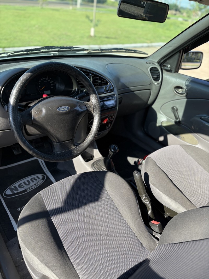 COURIER 1.6 L 8V FLEX MANUAL - 2010 - LAJEADO