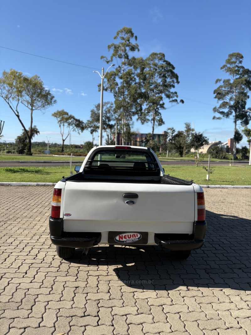 COURIER 1.6 L 8V FLEX MANUAL - 2010 - LAJEADO