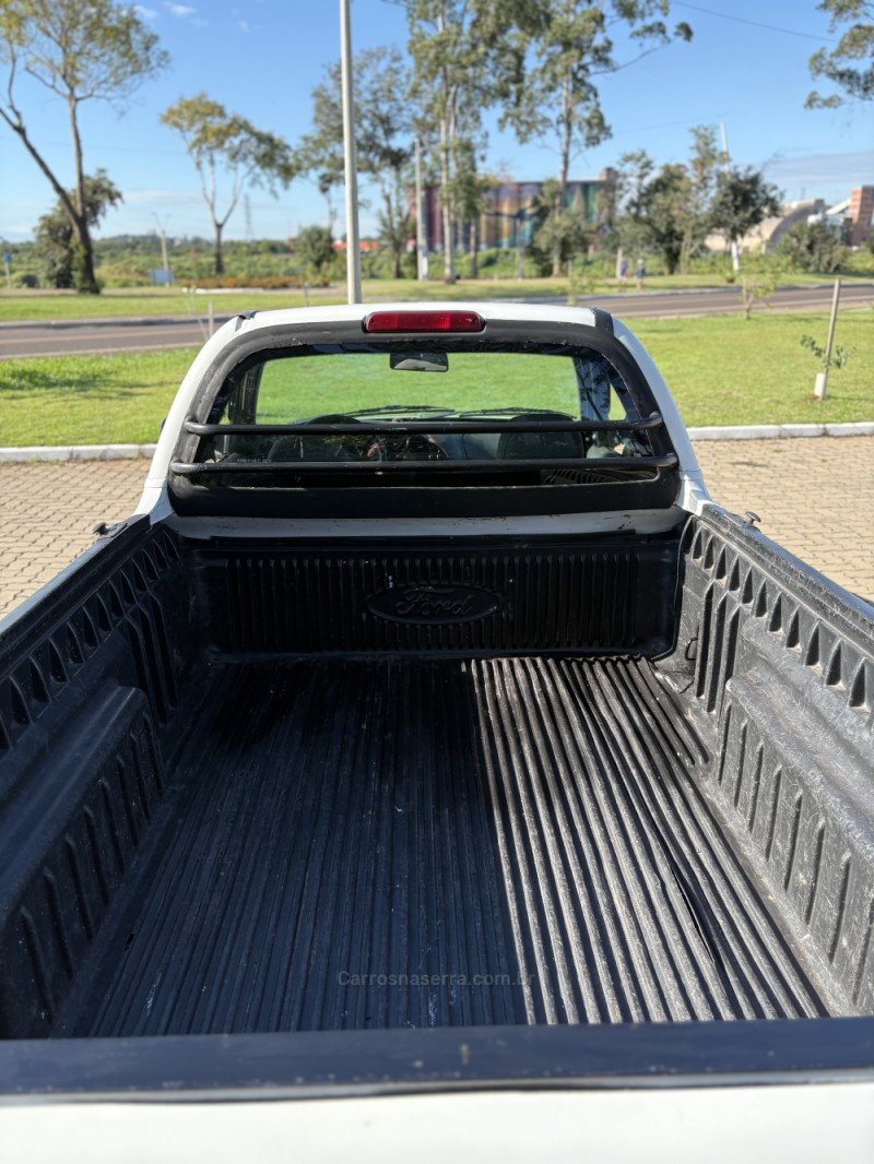 COURIER 1.6 L 8V FLEX MANUAL - 2010 - LAJEADO