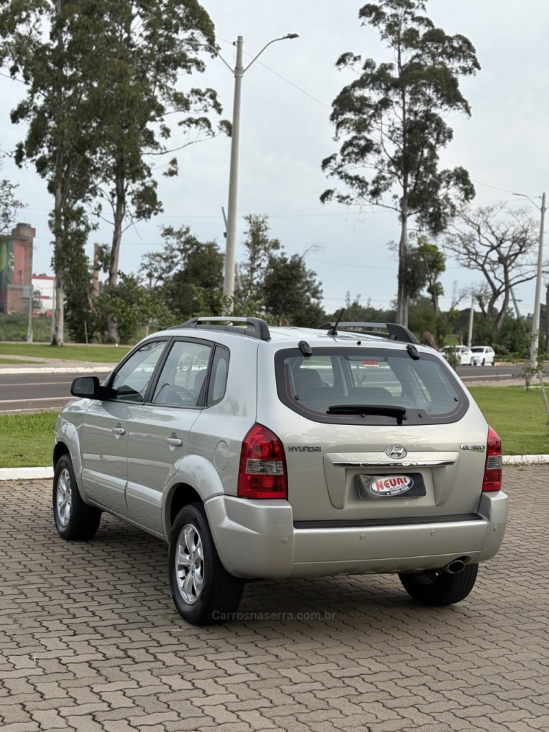 TUCSON 2.0 MPFI GLS 16V 143CV 2WD FLEX 4P AUTOMÁTICO - 2013 - LAJEADO