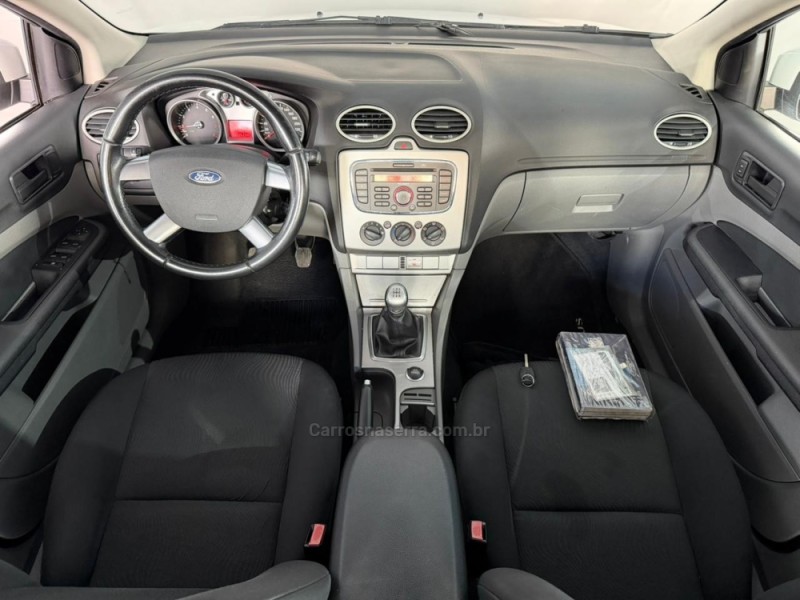 FOCUS 1.6 S SEDAN 16V FLEX 4P MANUAL - 2012 - NOVA PRATA