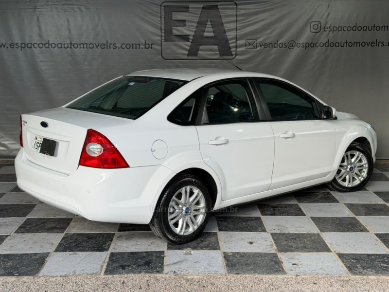FOCUS 1.6 S SEDAN 16V FLEX 4P MANUAL - 2012 - NOVA PRATA