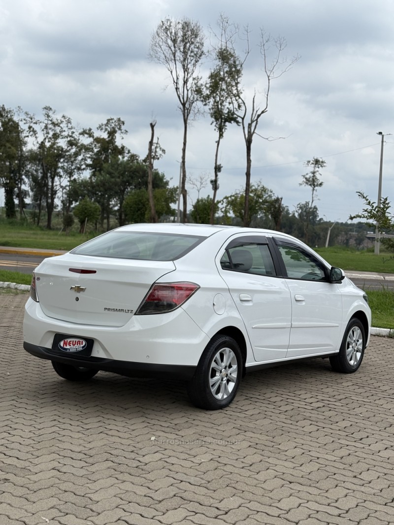 PRISMA 1.4 MPFI LTZ 8V FLEX 4P MANUAL - 2016 - LAJEADO
