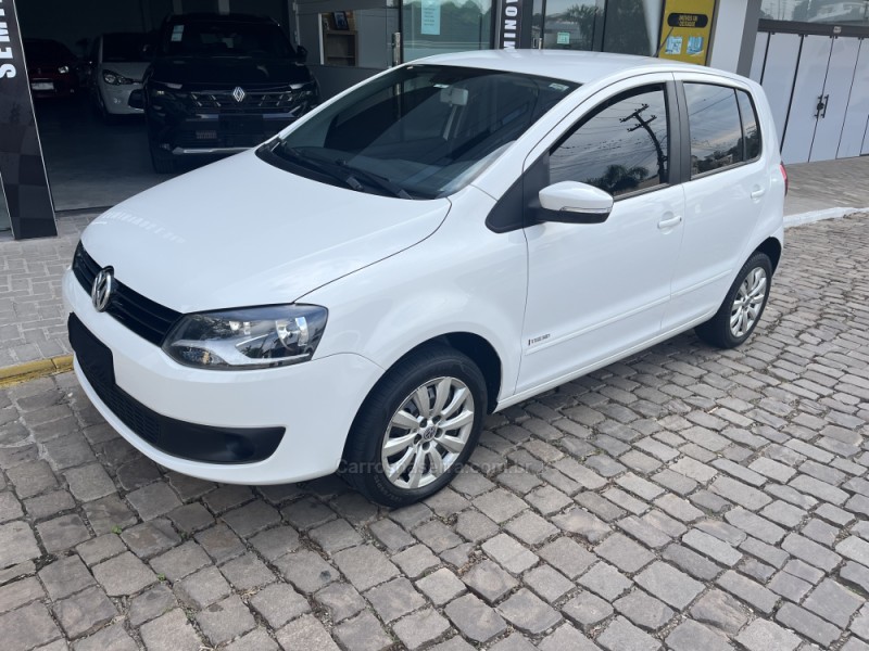 FOX 1.6 MI ITREND 8V FLEX 4P MANUAL - 2014 - VERANóPOLIS