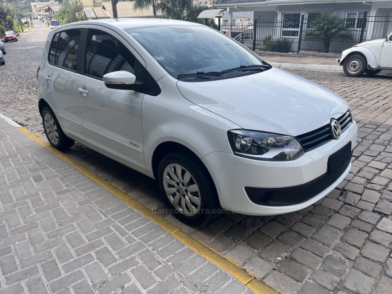 FOX 1.6 MI ITREND 8V FLEX 4P MANUAL - 2014 - VERANóPOLIS