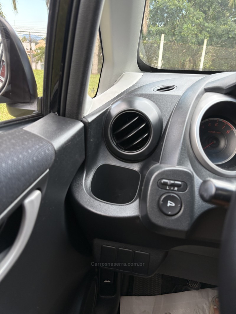 FIT 1.4 LX 16V FLEX 4P MANUAL - 2009 - LAJEADO