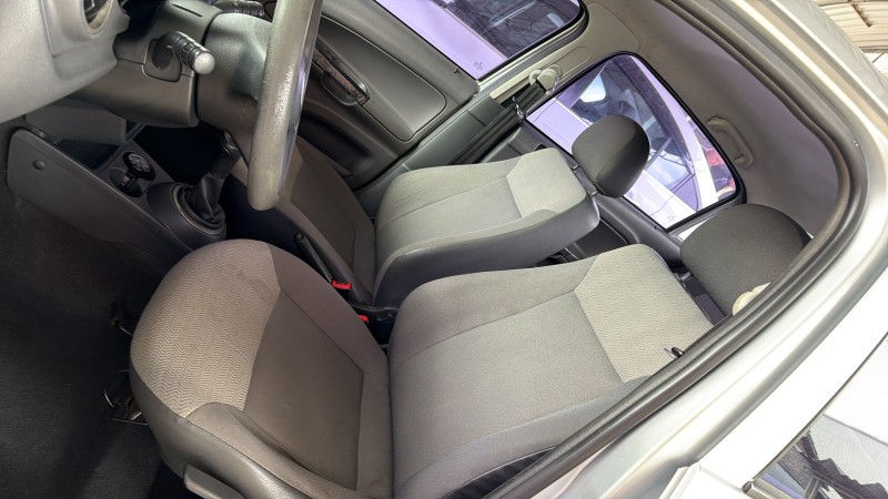 VOYAGE 1.0 MI CITY 8V FLEX 4P MANUAL - 2010 - GARIBALDI