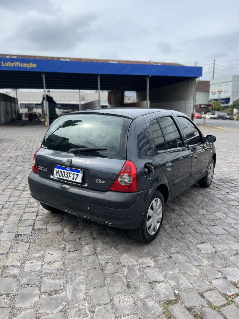 CLIO 1.0 AUTHENTIQUE 16V FLEX 4P MANUAL - 2006 - CAXIAS DO SUL