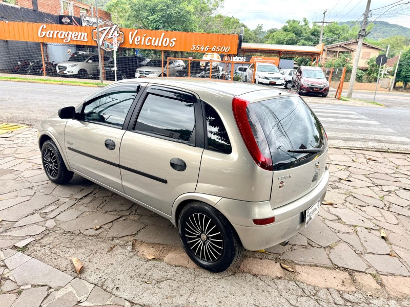 CORSA 1.0 MPFI 8V GASOLINA 4P MANUAL - 2004 - TRêS COROAS