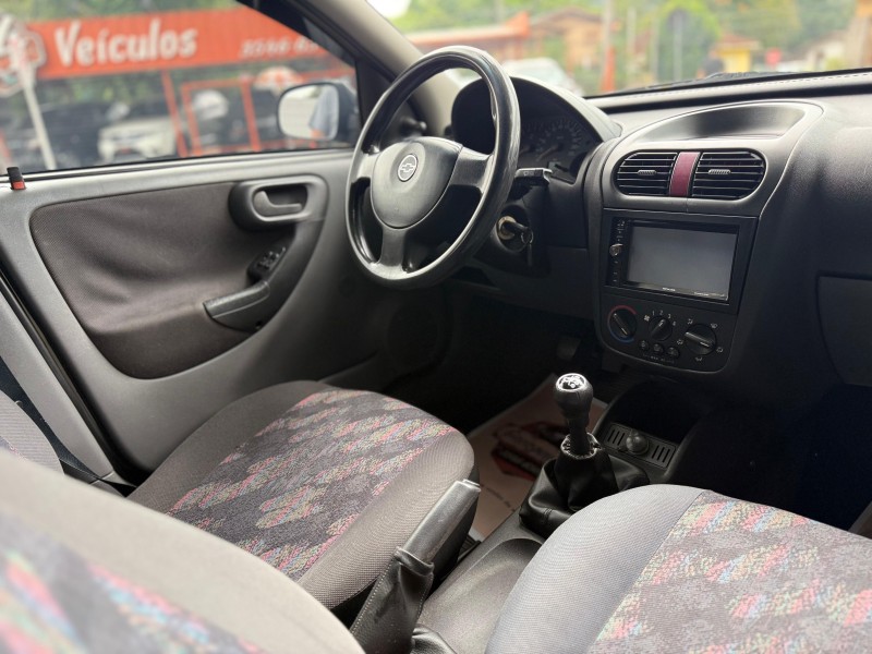 CORSA 1.0 MPFI 8V GASOLINA 4P MANUAL - 2004 - TRêS COROAS