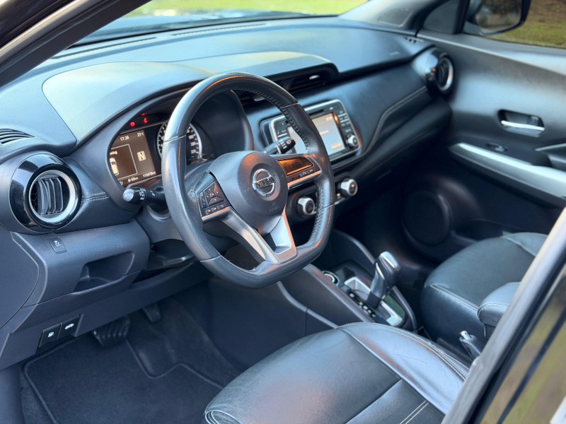 KICKS  - 2017 - CANELA