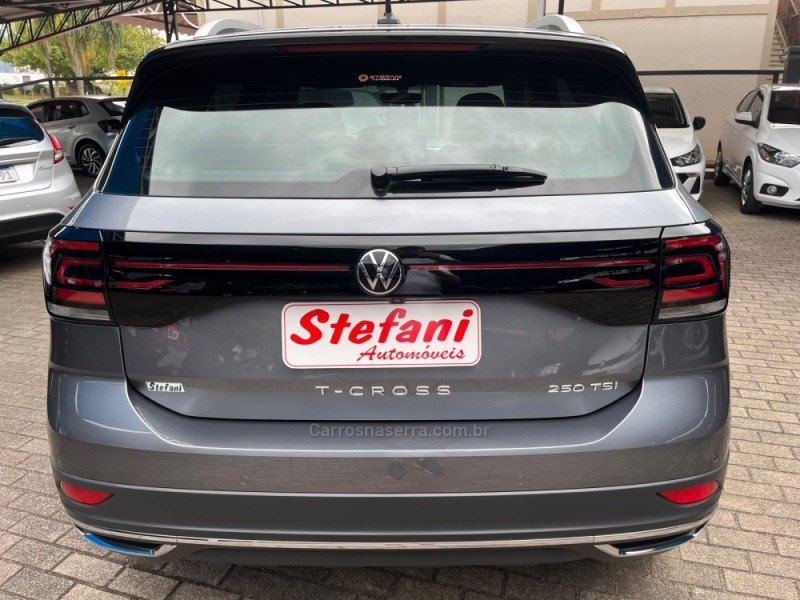T-CROSS 1.4 HIGHLINE TSI 16V FLEX 4P AUTOMÁTICO - 2023 - FELIZ