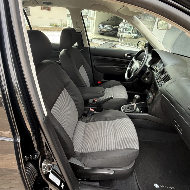 BORA 2.0 MI 8V GASOLINA 4P MANUAL - 2007 - GUAPORé