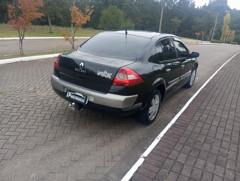 MÉGANE 2.0 DYNAMIQUE SEDAN 16V GASOLINA 4P MANUAL - 2008 - CAXIAS DO SUL