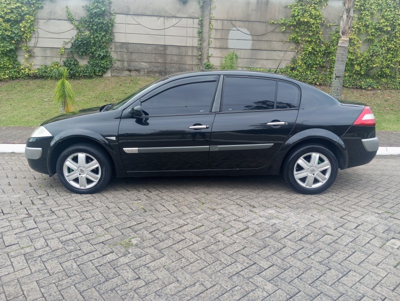 MÉGANE 2.0 DYNAMIQUE SEDAN 16V GASOLINA 4P MANUAL - 2008 - CAXIAS DO SUL
