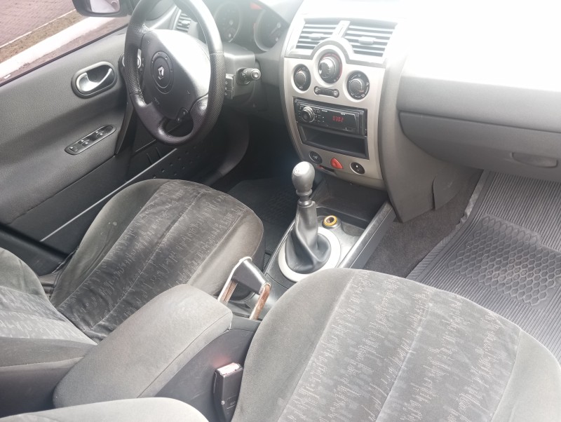 MÉGANE 2.0 DYNAMIQUE SEDAN 16V GASOLINA 4P MANUAL - 2008 - CAXIAS DO SUL