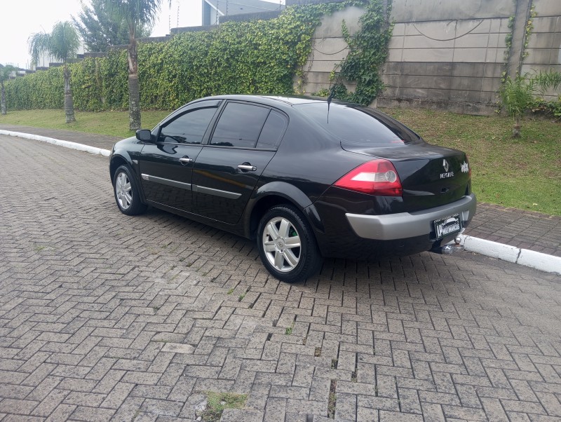 MÉGANE 2.0 DYNAMIQUE SEDAN 16V GASOLINA 4P MANUAL - 2008 - CAXIAS DO SUL
