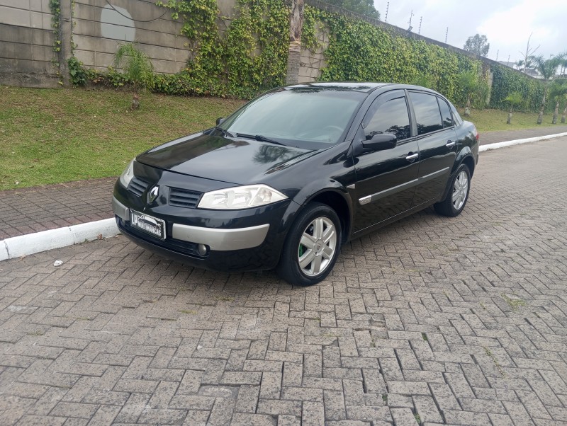 MÉGANE 2.0 DYNAMIQUE SEDAN 16V GASOLINA 4P MANUAL - 2008 - CAXIAS DO SUL