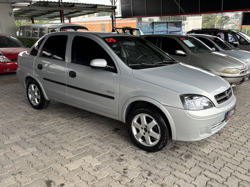 CORSA 1.8 MPFI MAXX SEDAN 8V FLEX 4P MANUAL - 2005 - CAXIAS DO SUL