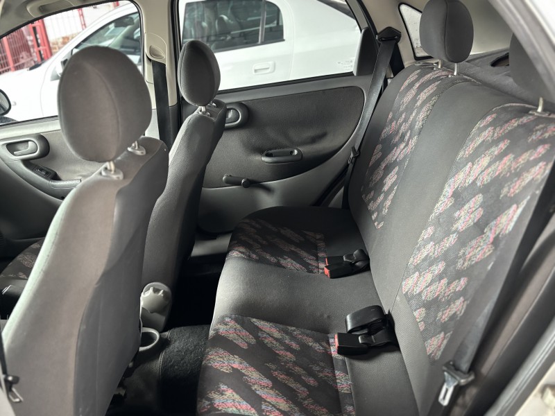 CORSA 1.8 MPFI MAXX SEDAN 8V FLEX 4P MANUAL - 2005 - CAXIAS DO SUL
