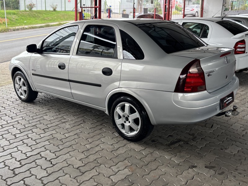 CORSA 1.8 MPFI MAXX SEDAN 8V FLEX 4P MANUAL - 2005 - CAXIAS DO SUL