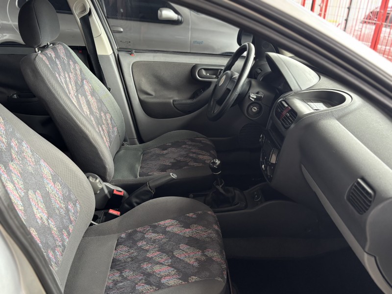 CORSA 1.8 MPFI MAXX SEDAN 8V FLEX 4P MANUAL - 2005 - CAXIAS DO SUL