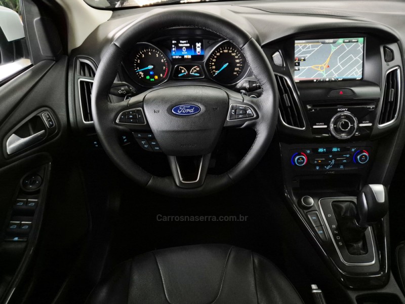FOCUS 2.0 TITANIUM PLUS FASTBACK 16V FLEX 4P AUTOMÁTICO - 2016 - CAXIAS DO SUL