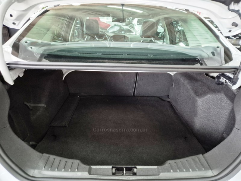 FOCUS 2.0 TITANIUM PLUS FASTBACK 16V FLEX 4P AUTOMÁTICO - 2016 - CAXIAS DO SUL