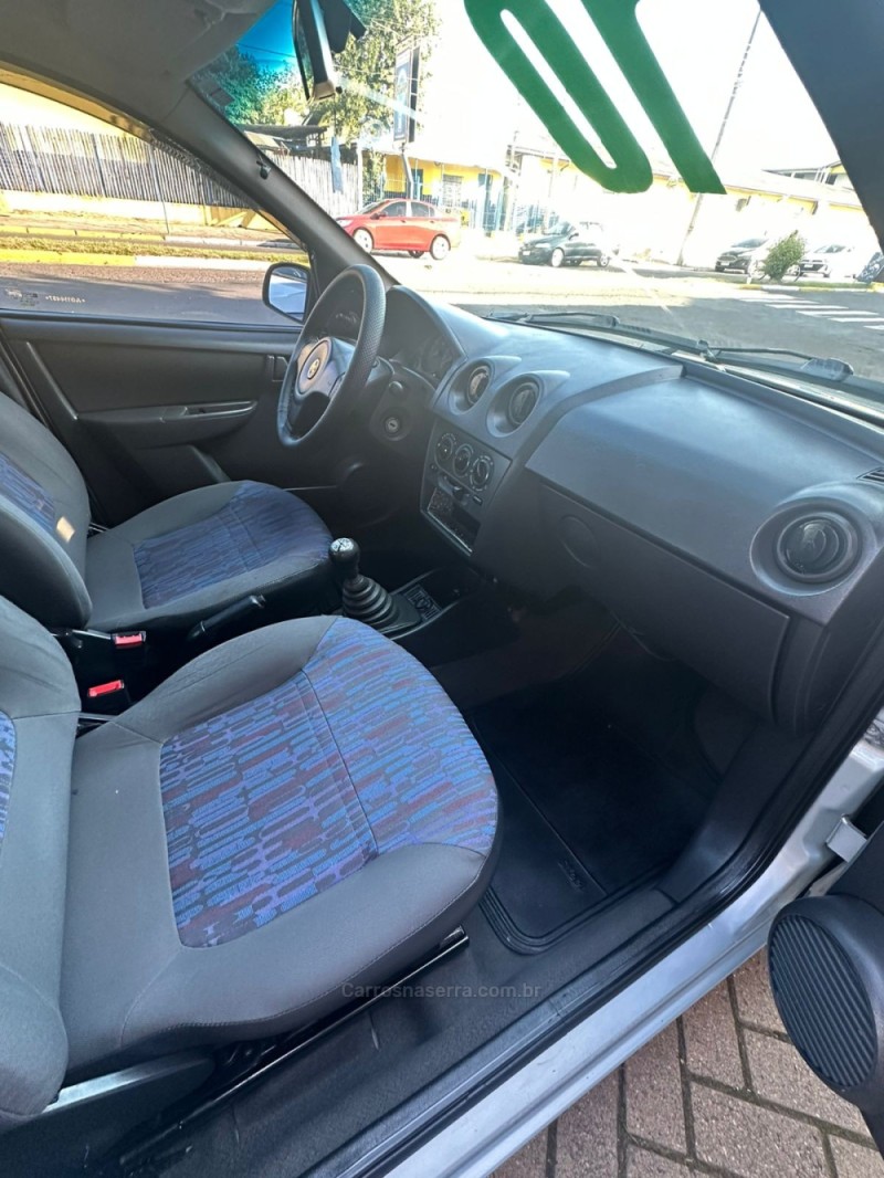 CELTA 1.0 MPFI VHC LIFE 8V FLEX 4P MANUAL - 2010 - PAROBé