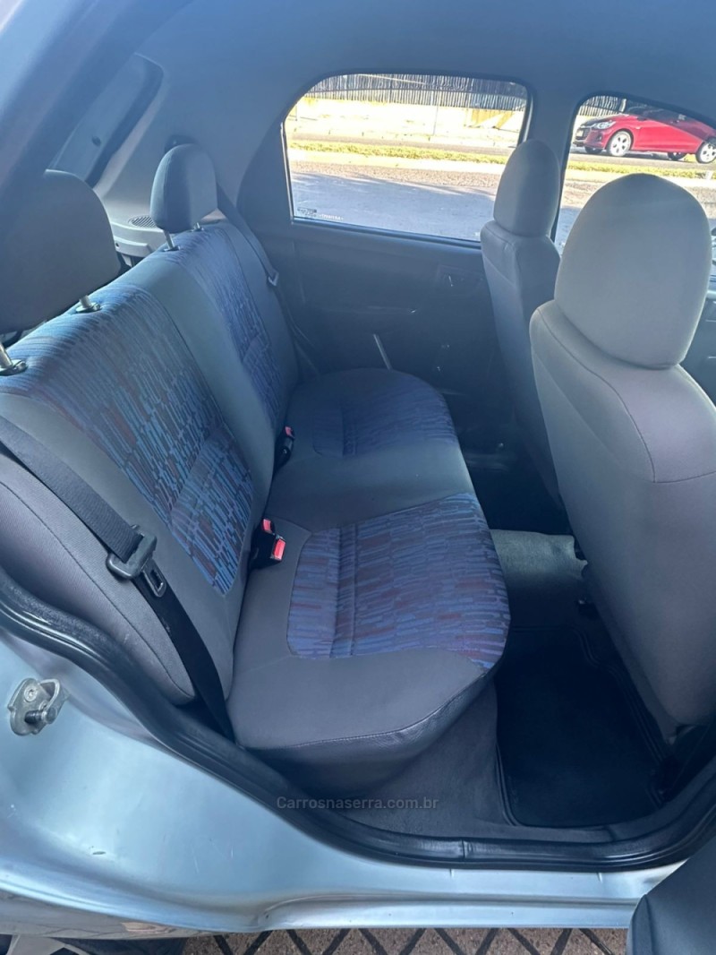 CELTA 1.0 MPFI VHC LIFE 8V FLEX 4P MANUAL - 2010 - PAROBé