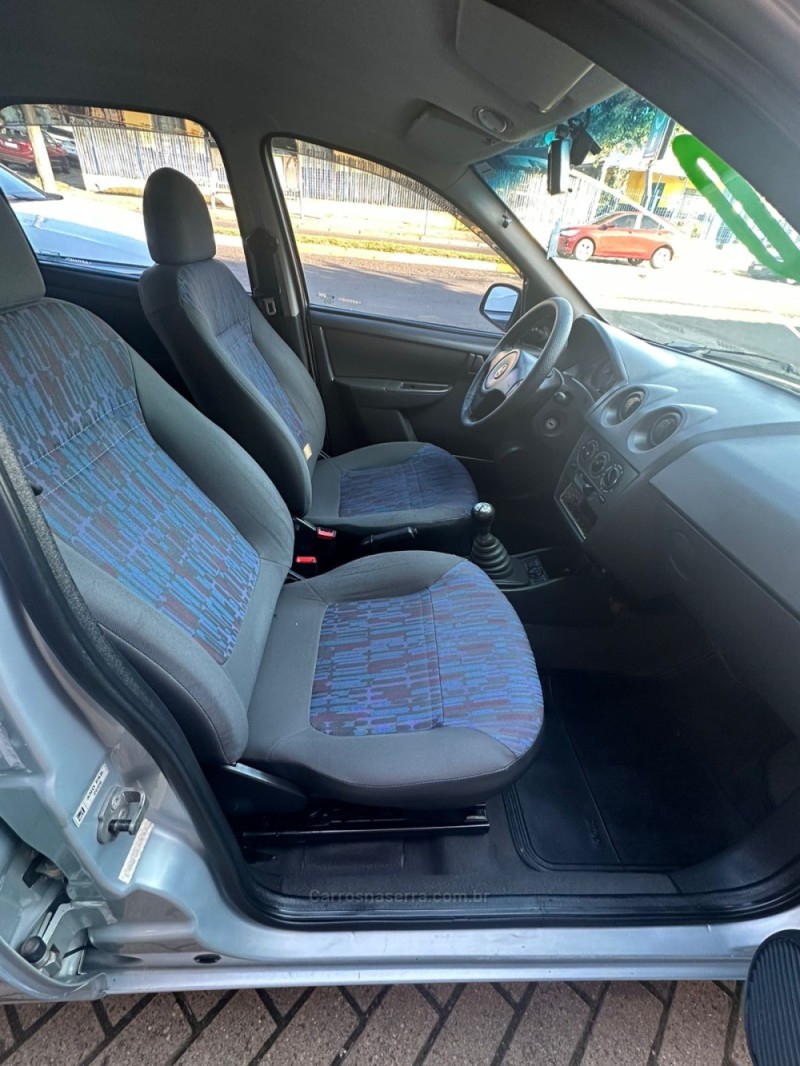 CELTA 1.0 MPFI VHC LIFE 8V FLEX 4P MANUAL - 2010 - PAROBé