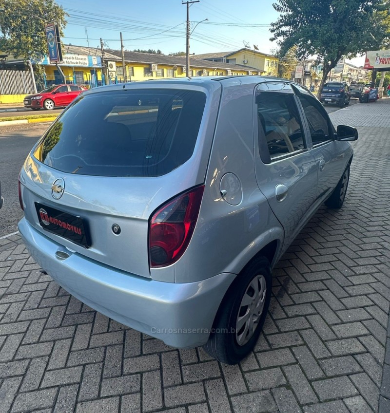 CELTA 1.0 MPFI VHC LIFE 8V FLEX 4P MANUAL - 2010 - PAROBé
