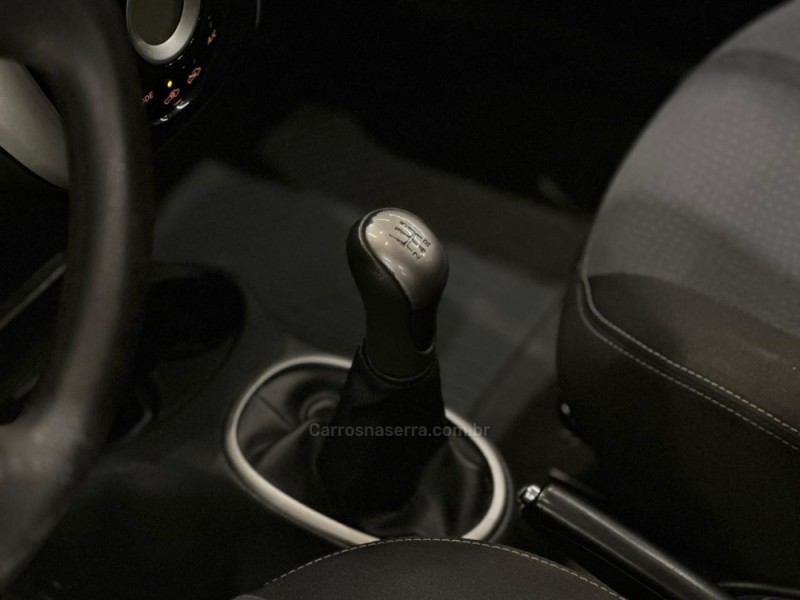 MARCH 1.6 SL 16V FLEX 4P MANUAL - 2016 - CAXIAS DO SUL