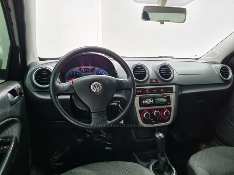 VOYAGE 1.6 MI TREND 8V FLEX 4P MANUAL - 2011 - VACARIA