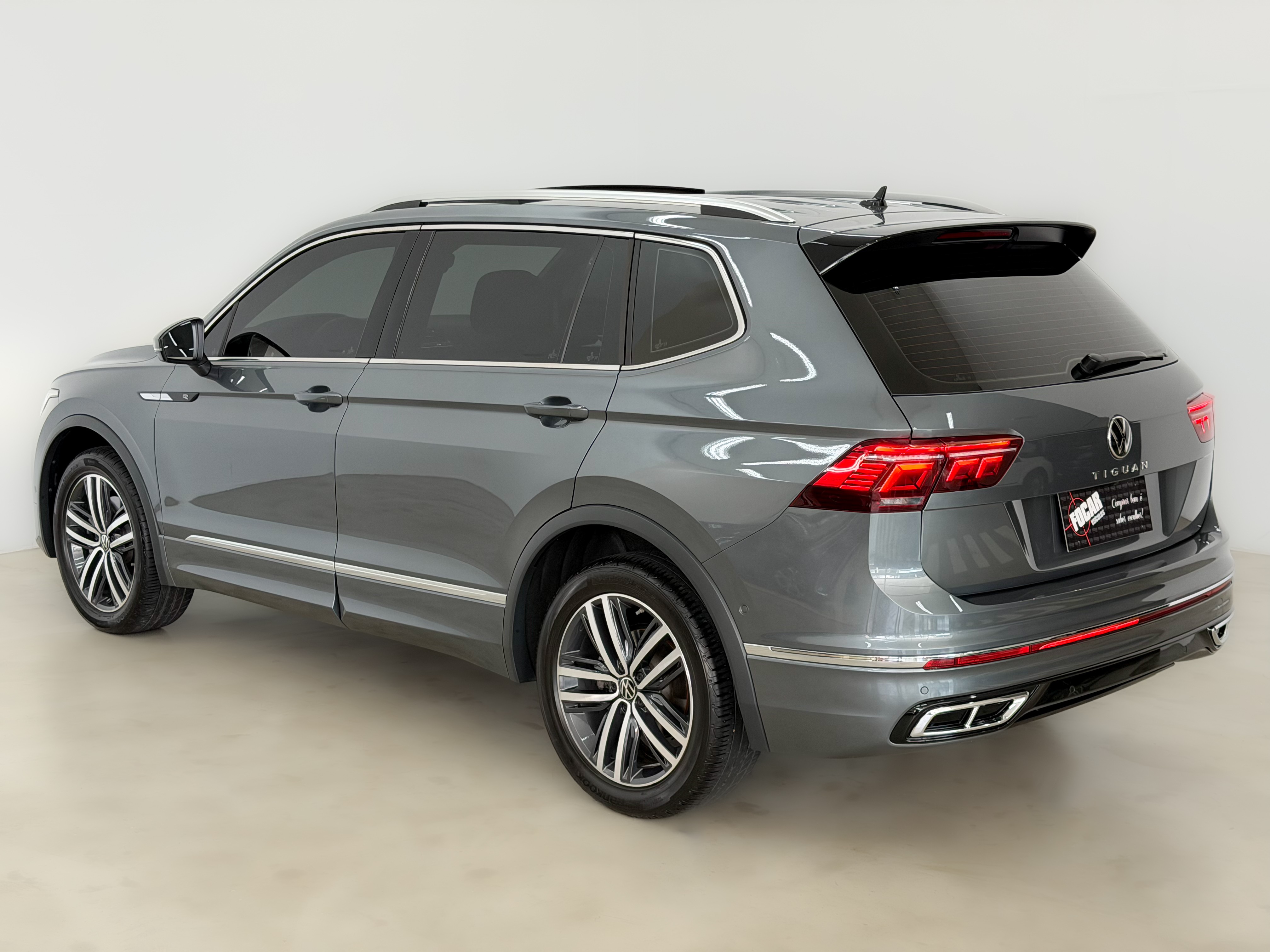 VOLKSWAGEN TIGUAN — foto 5