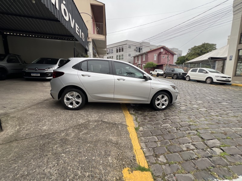 ONIX 1.0 LTZ 12V TURBO FLEX 4P MANUAL - 2023 - GARIBALDI